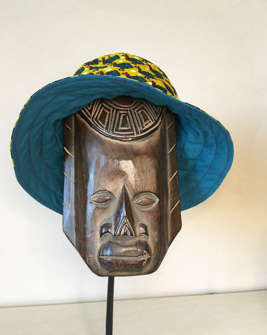 Bob en wax 100% coton, coloris jaune, bleu, bordeaux. Motif pintades