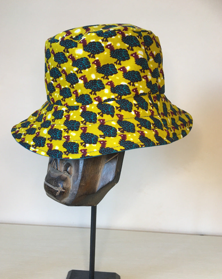 Bob en wax 100% coton, coloris jaune, bleu, bordeaux. Motif pintades