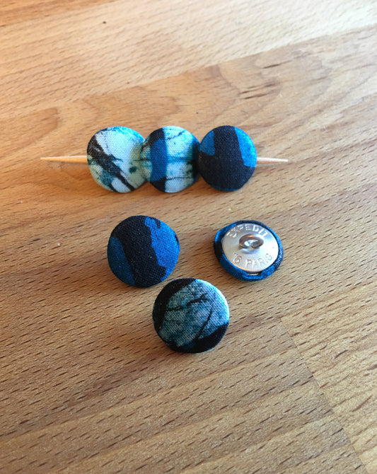 bouton en wax bleu fait main